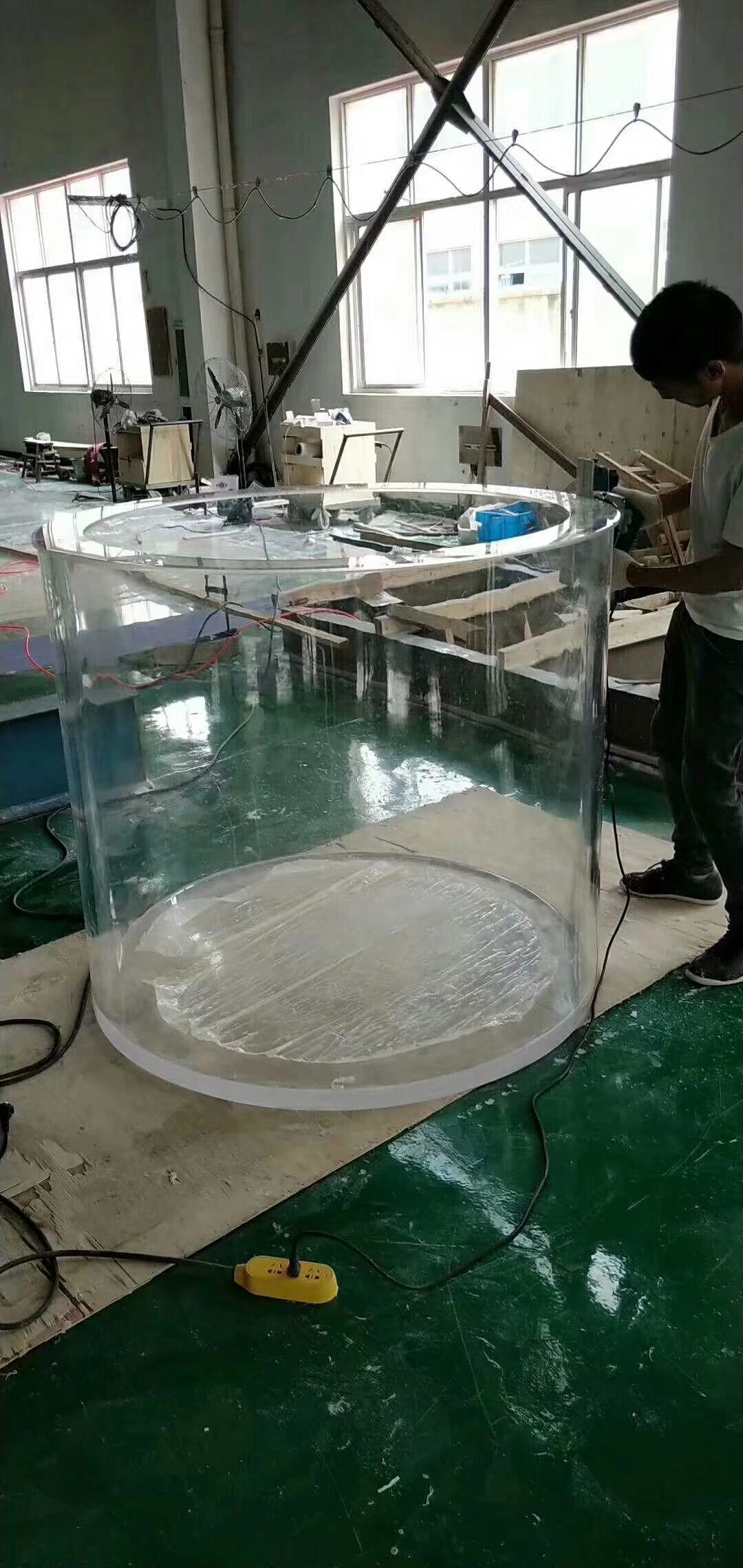 供应厂家定做亚克力鱼缸 圆柱形鱼缸-嘉兴米乐亚克力科技有限公司-首