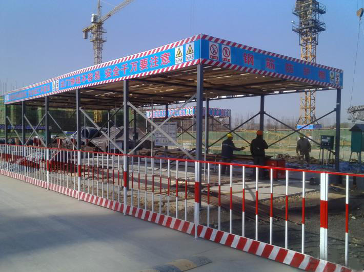 建筑工地双层防砸钢筋加工防护棚中铁安全通道移动式工棚