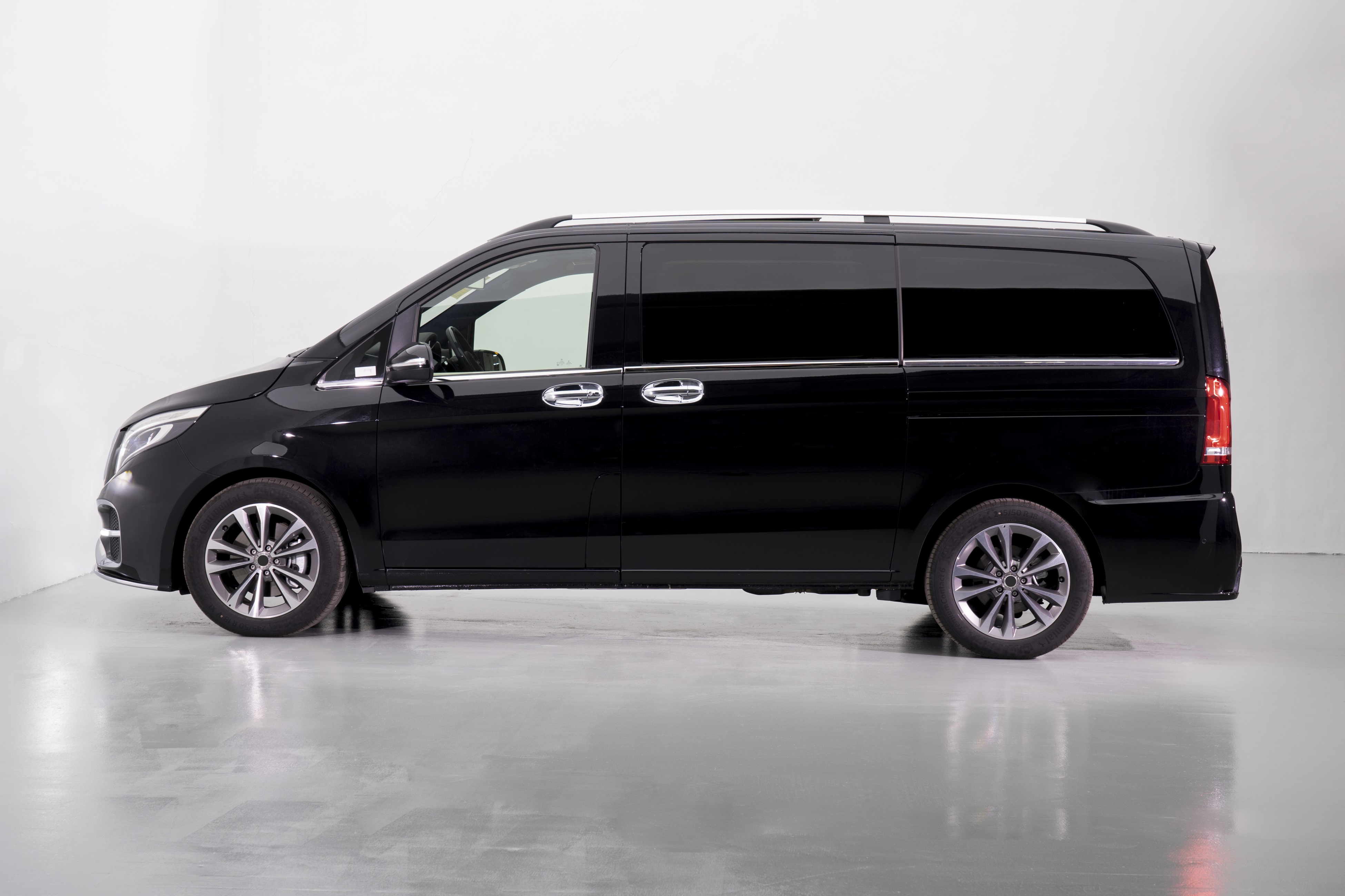 2022款奔驰威霆7座商务车定制升级