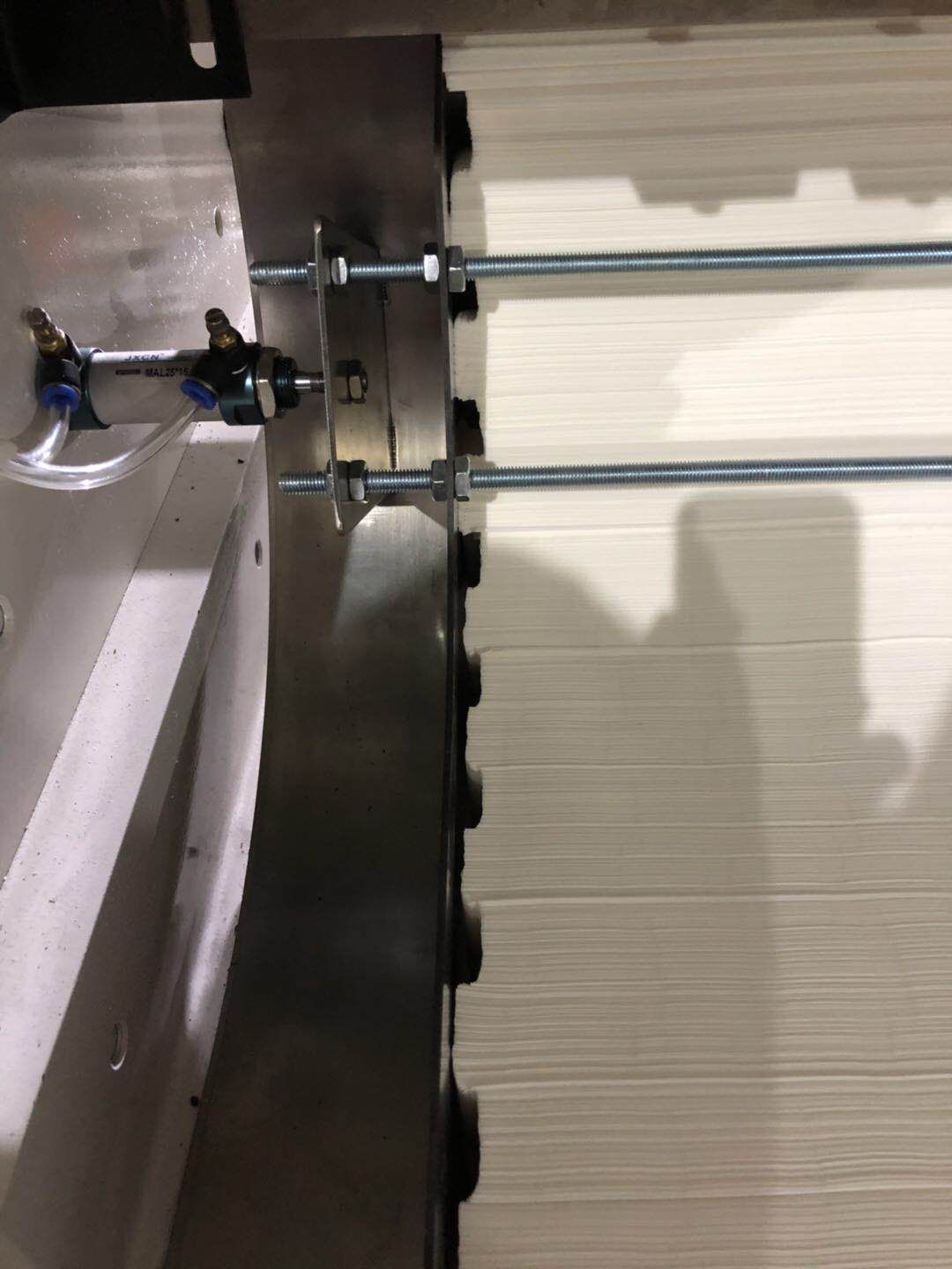 嘉兴峻龙厂家直销洁面棉柔巾机器 纯棉美容擦脸巾加工机器 棉柔巾生产