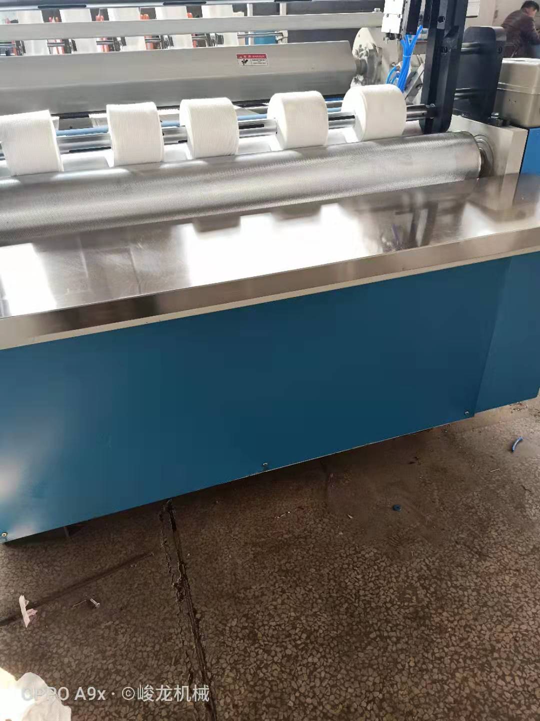 加工一次性洗脸巾机器设备 全自动卷筒式柔巾卷机 卷式棉柔巾机器