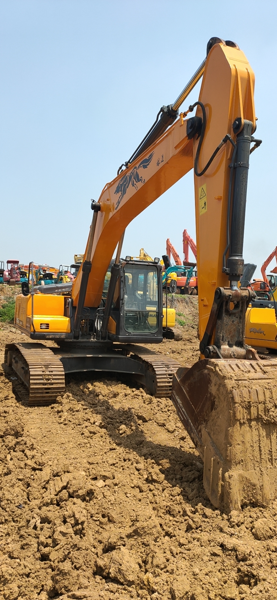 挖掘机-南京市浦口区全满成工程机械销售部