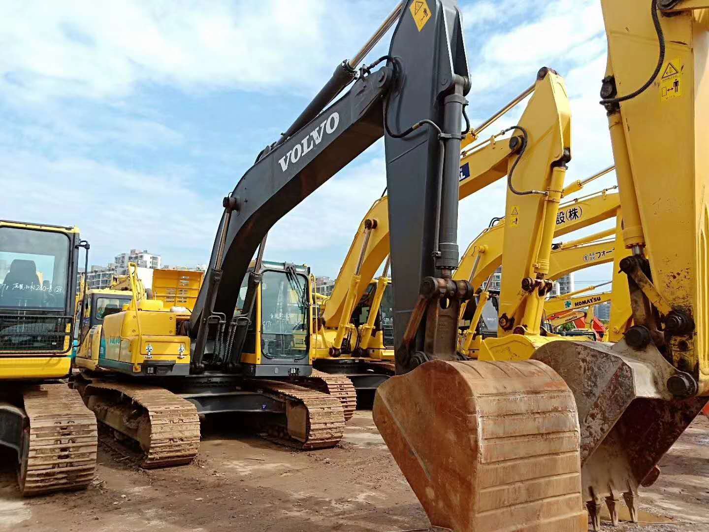 沃尔沃200b挖掘机转让 产品性能出众,在20吨级设备中极具竞争力