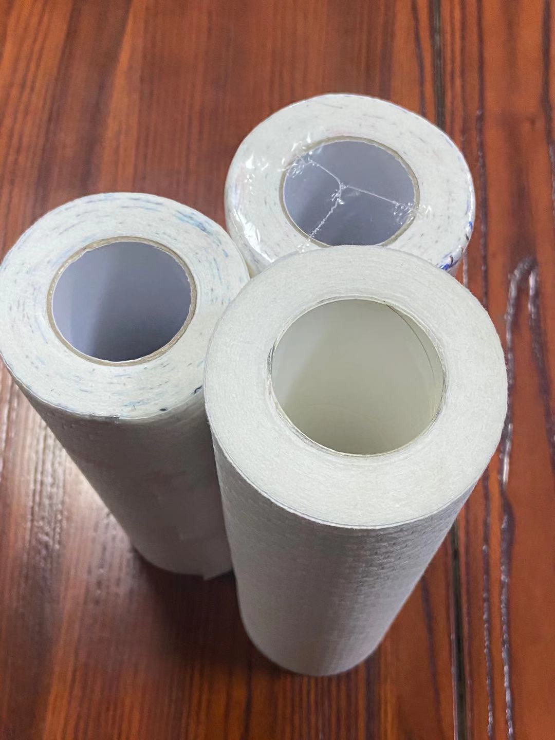 浙江湖州同辉机械生产懒人抹布机、分切复卷机器、分切机。