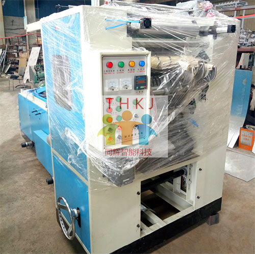 浙江湖州同辉机械设备厂家抽式棉柔巾机器设备，抽式洗脸巾机器设备。