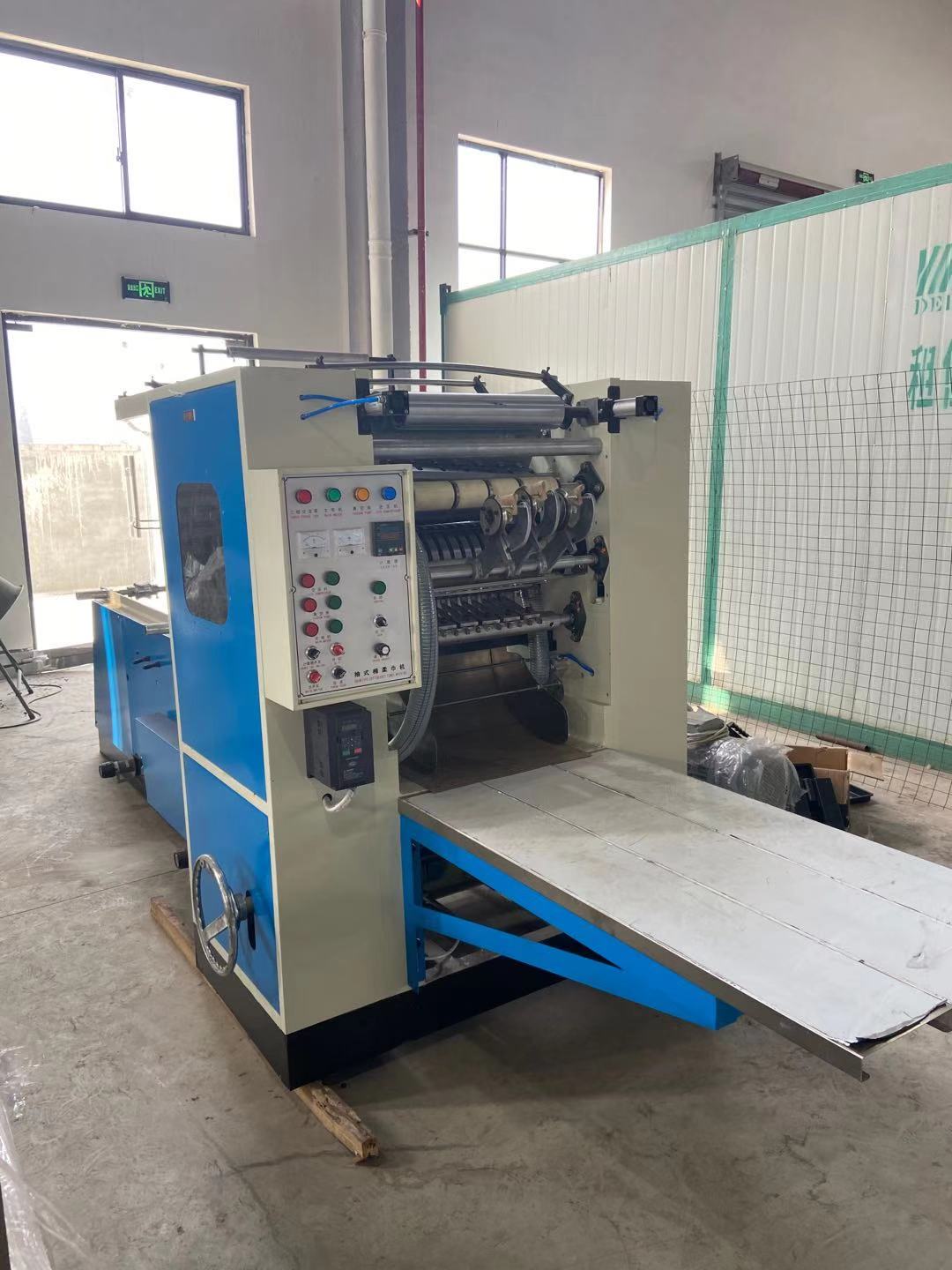 浙江湖州同辉机械专业生产抽式多规格抽式棉柔巾机器设备。