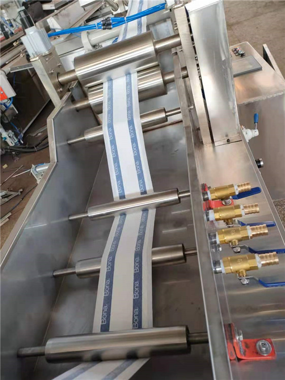 静电除尘纸平板拖把布设备 生产除菌湿巾一次性吸尘纸家用擦地地板拖布机器厂家