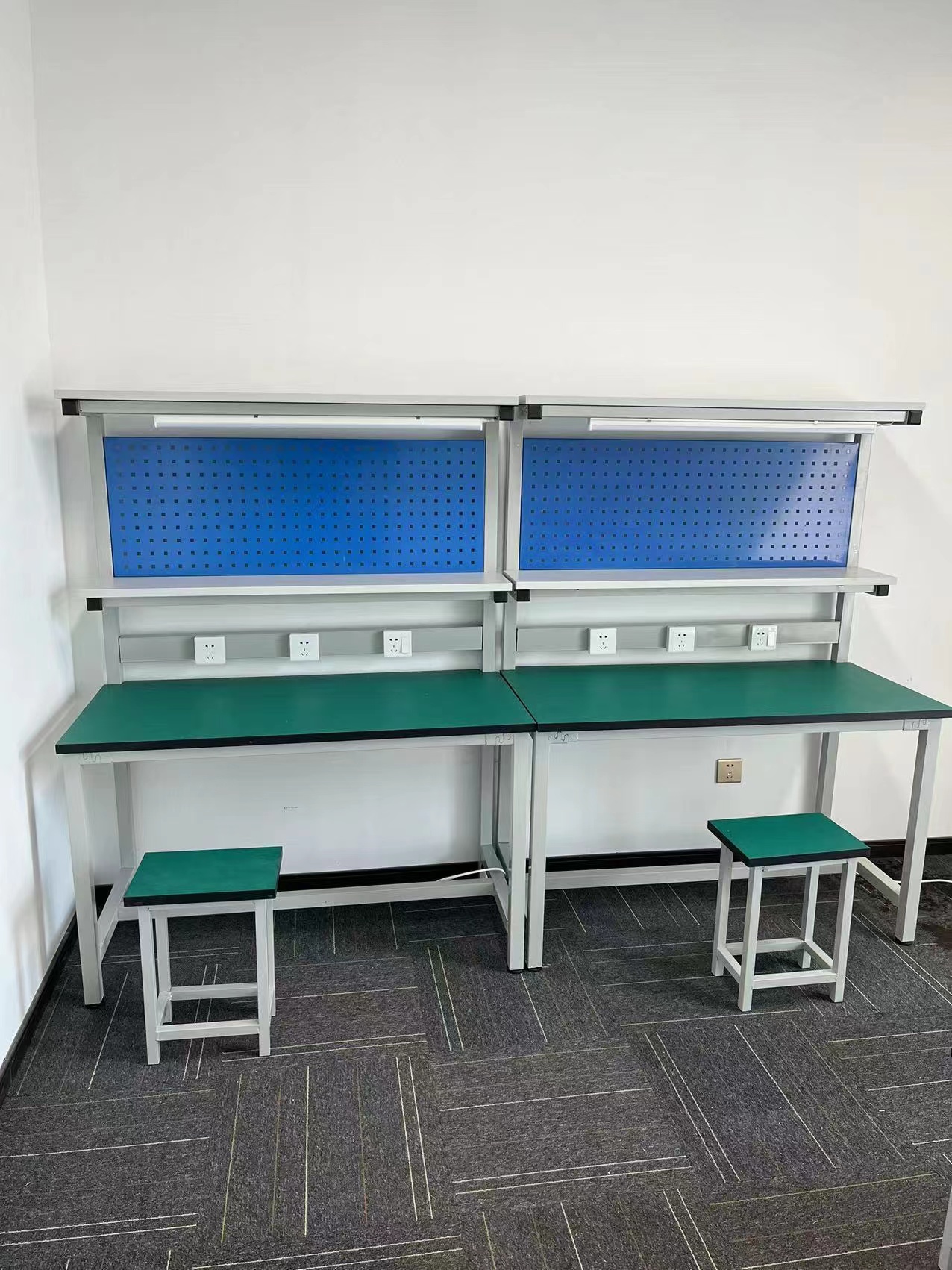 轻型电工维修台多功能工作台钳工操作桌车间检验装配打包实验台