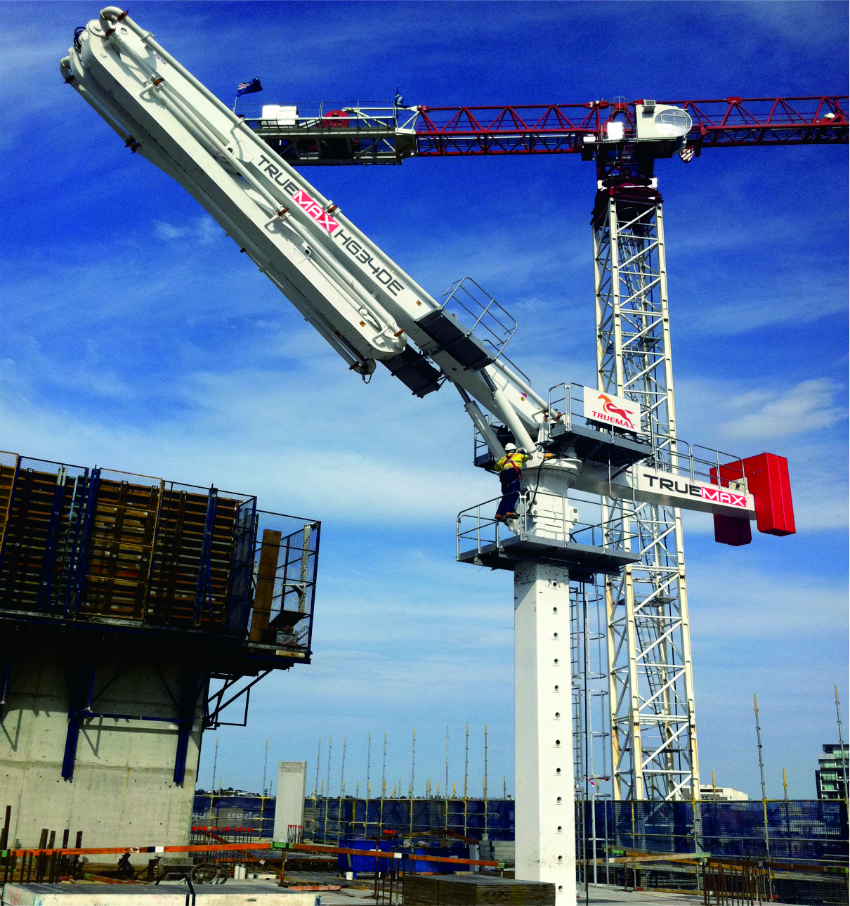 供应现货33米混凝土布料机高层楼内爬式全液压布料机 直销-浙江信瑞