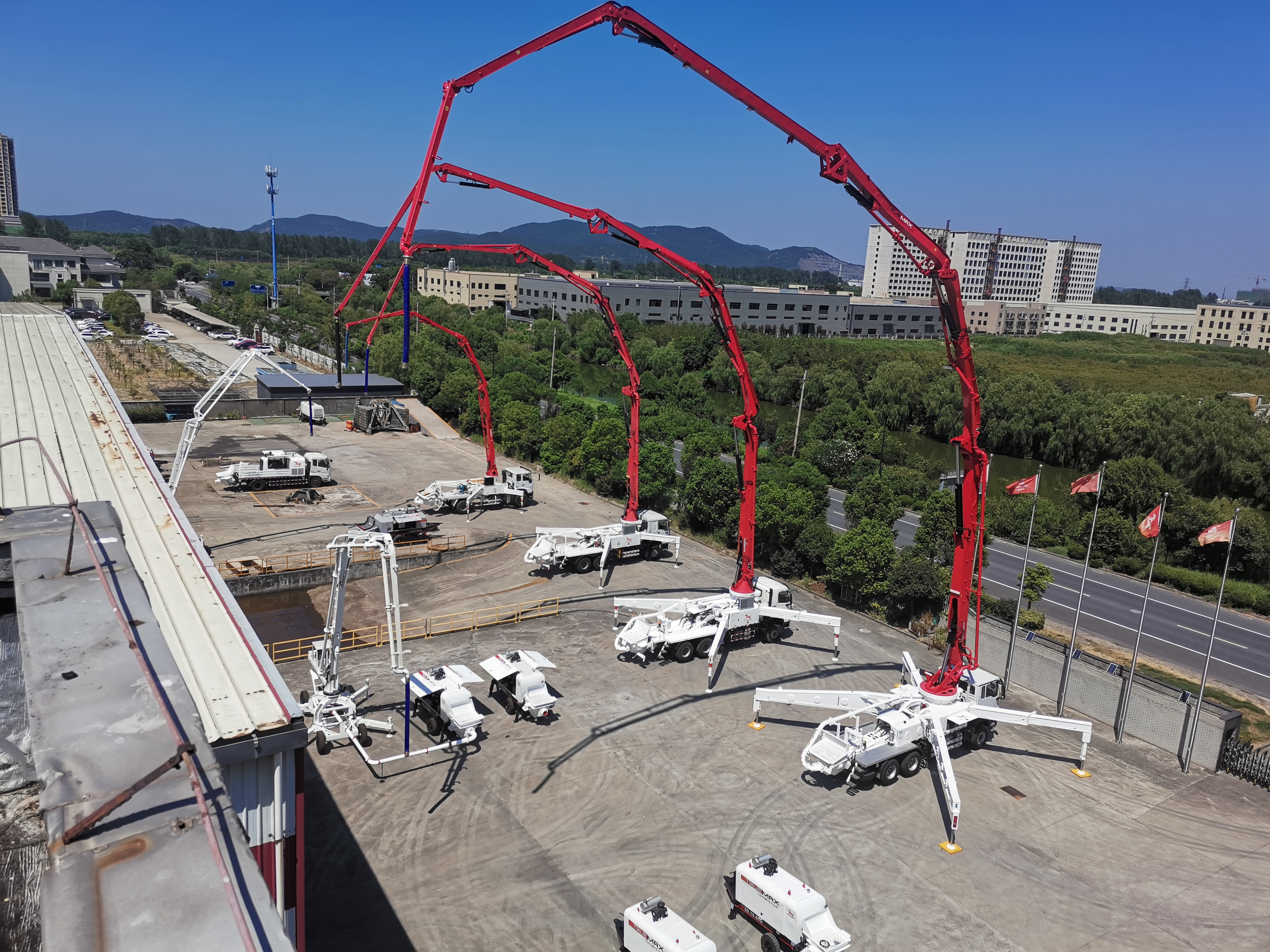 混凝土泵车臂架采用 700 级别高强度结构钢材制作