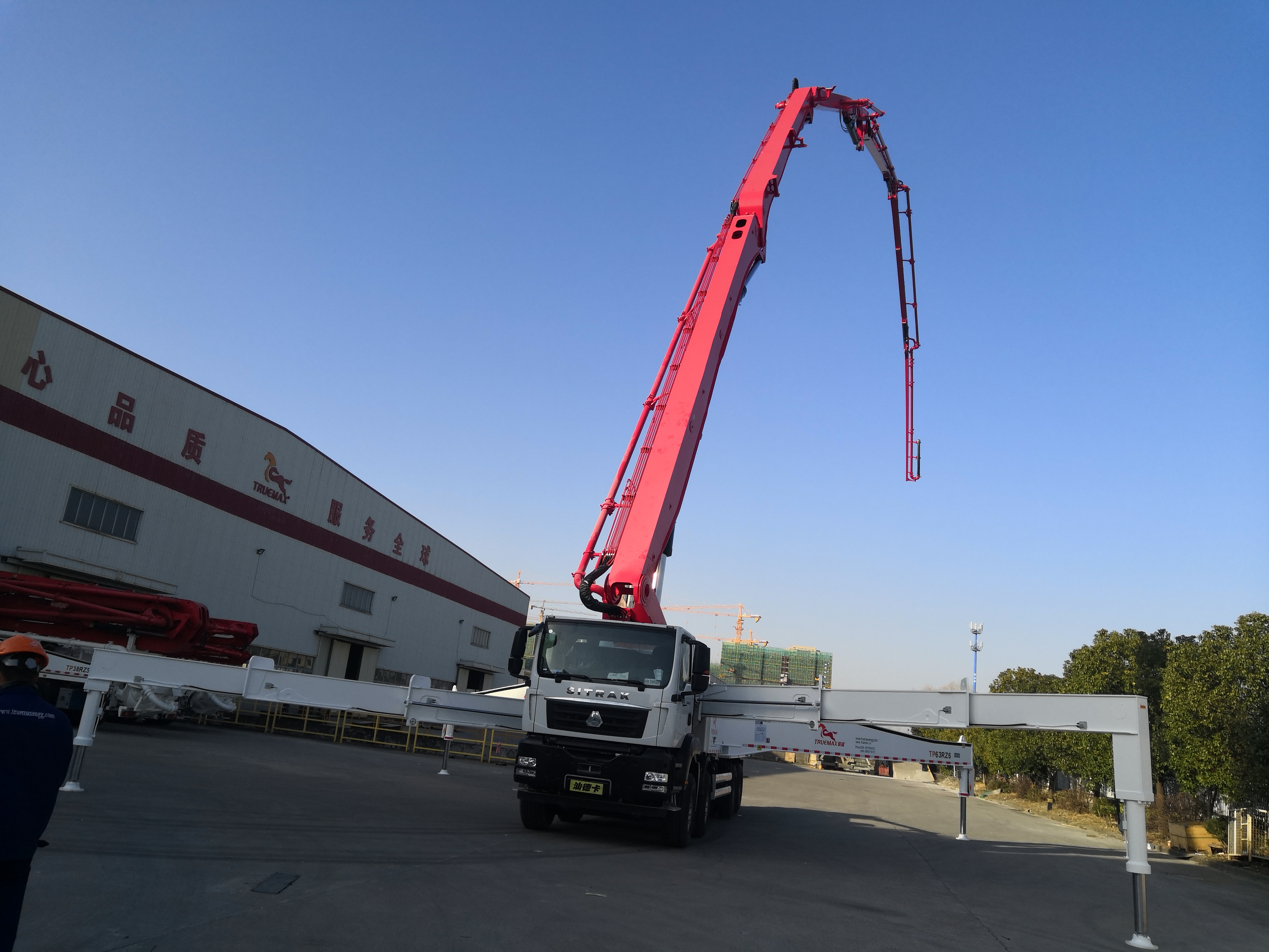 信瑞重工63米混凝土泵车 大方量建筑浇筑施工输送天泵 品质好
