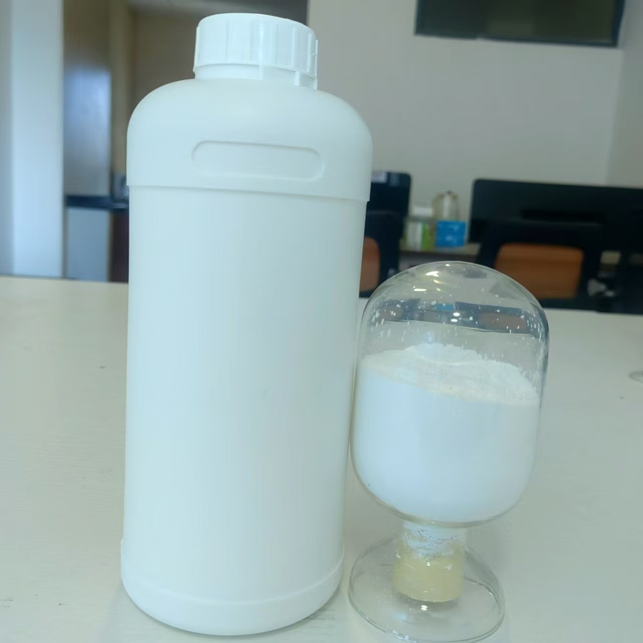 纳米透明隔热涂料玻璃隔热涂料淡蓝色透明红外辐射散热