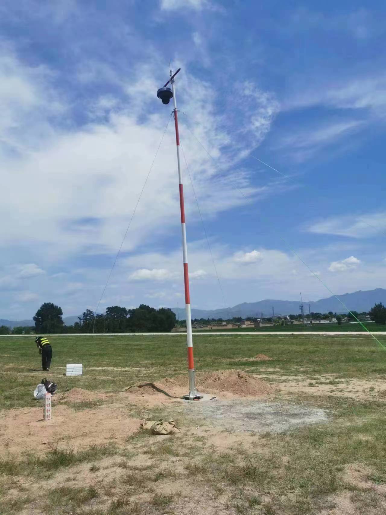 7M机场跑道航空障碍灯玻璃钢易折易碎立杆 飞行区空管区易折杆