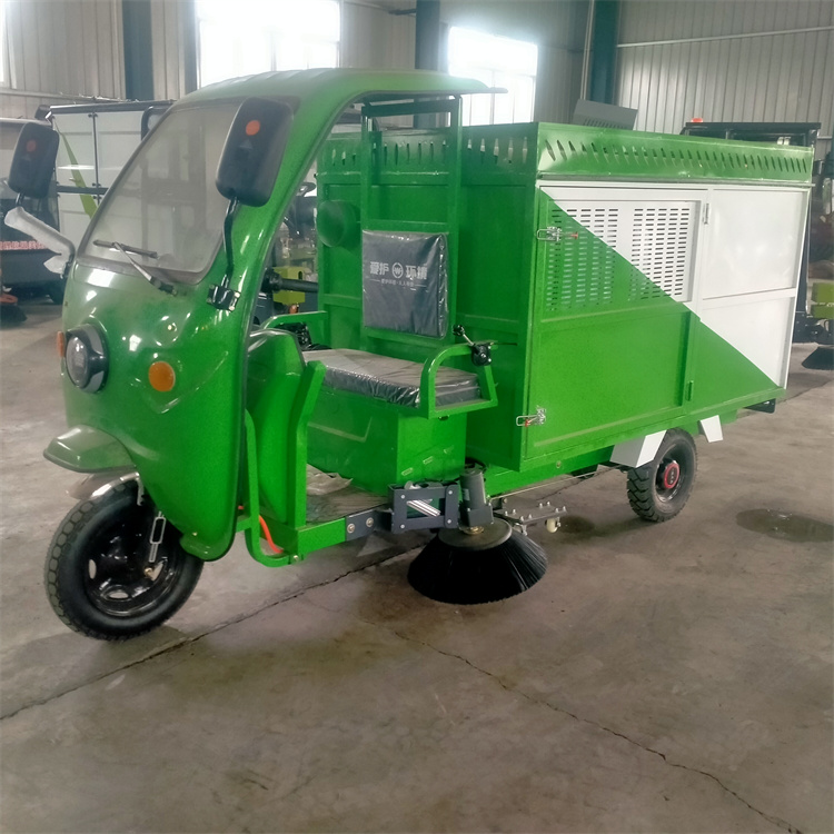 电动吸树叶收集三轮车电动小型吸树叶收集粉碎机生产厂家