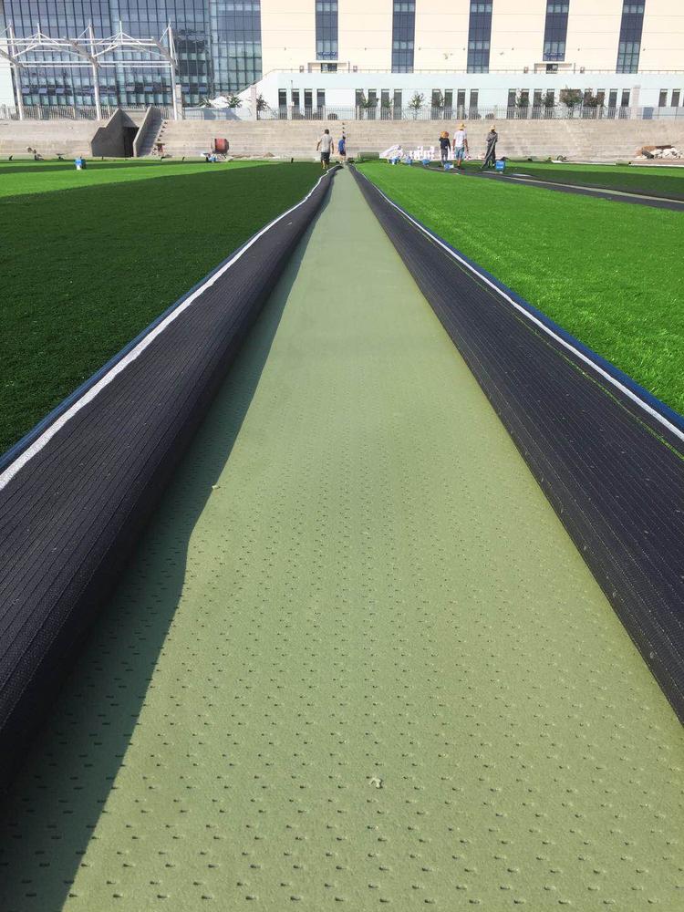 定制足球场人造草坪xpe减震垫 10mm聚乙烯人造草坪垫