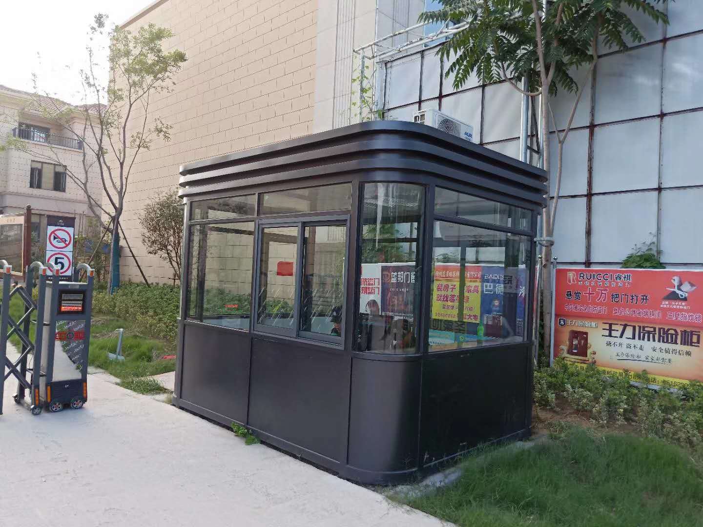 成品钢结构保安亭岗亭形象保安岗亭金属雕花板岗亭成品收费岗亭